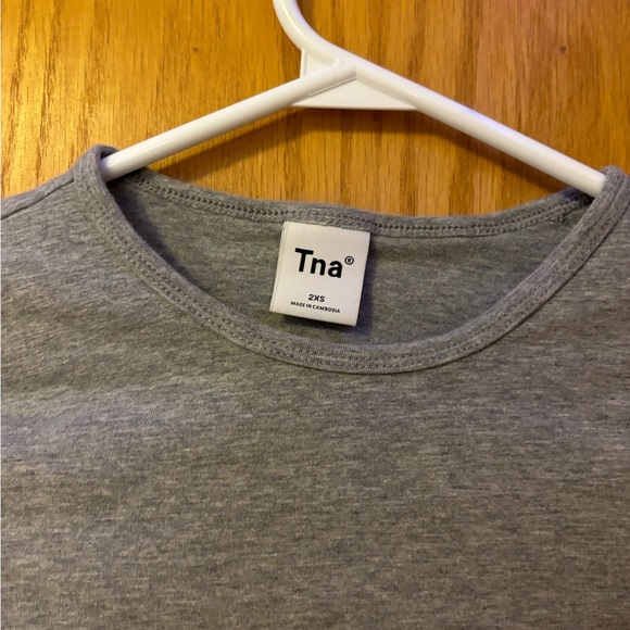 Grey Aritzia TNA long sleeve top - Picture 2 of 3
